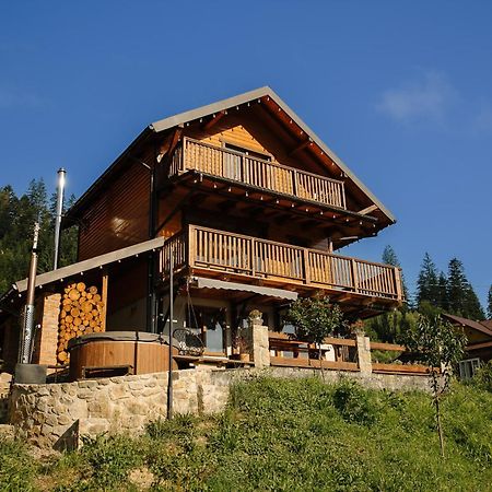 Бриндуш Villa Tatariv Eksteriør billede